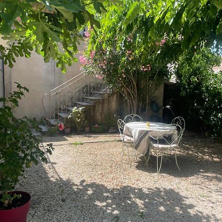 Appartement Avec Jardin En Ville LʼIsle-sur-la-Sorgue Extérieur photo